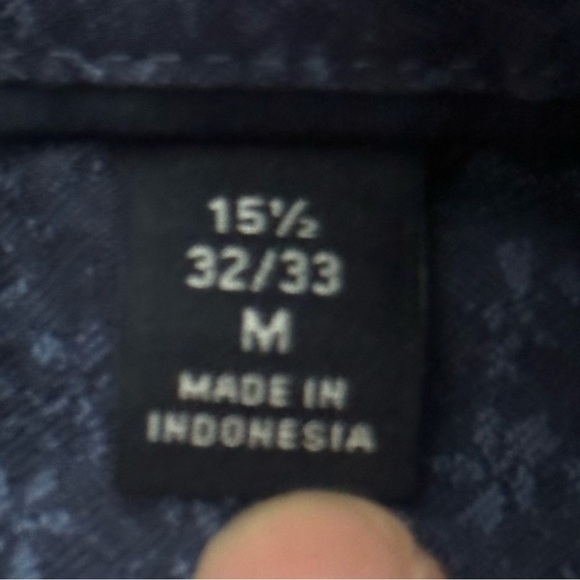 ✨ Tommy Hilfiger Men’s Button-Up Long Sleeve Shirt – Blue & White Dotted Floral✨ - Picture 6 of 12